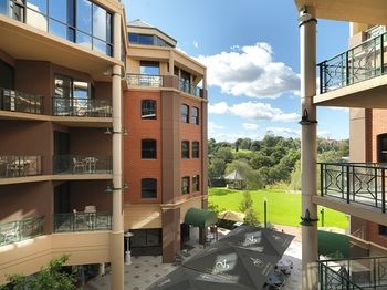 Amora Riverwalk Melbourne - Northern Rivers Accommodation 13