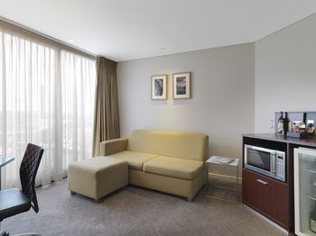 Amora Riverwalk Melbourne - Northern Rivers Accommodation 18