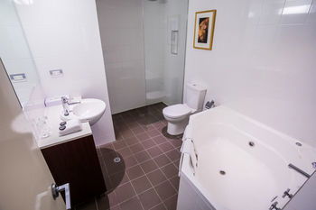 Amora Riverwalk Melbourne - Northern Rivers Accommodation 47