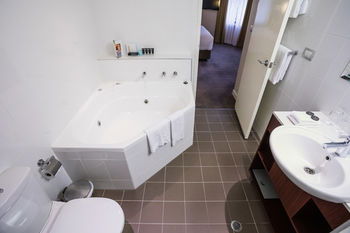 Amora Riverwalk Melbourne - Northern Rivers Accommodation 50