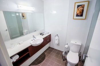 Amora Riverwalk Melbourne - Northern Rivers Accommodation 51