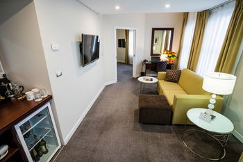 Amora Riverwalk Melbourne - Northern Rivers Accommodation 55