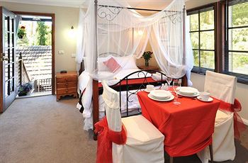 Holly Lodge - Northern Rivers Accommodation 11