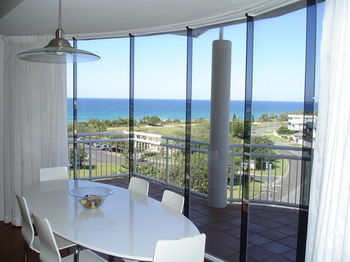 Beachside Resort - Kawana Waters - Northern Rivers Accommodation 2