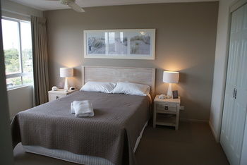 Beachside Resort - Kawana Waters - Northern Rivers Accommodation 9