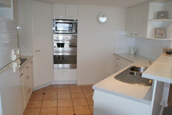 Beachside Resort - Kawana Waters - Northern Rivers Accommodation 11