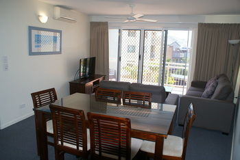 Beachside Resort - Kawana Waters - Northern Rivers Accommodation 18