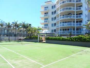 Beachside Resort - Kawana Waters - Northern Rivers Accommodation 23
