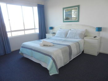 Beachside Resort - Kawana Waters - Northern Rivers Accommodation 28