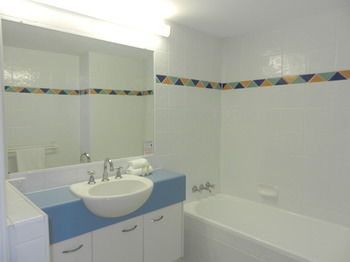 Beachside Resort - Kawana Waters - Northern Rivers Accommodation 38