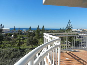 Beachside Resort - Kawana Waters - Northern Rivers Accommodation 42