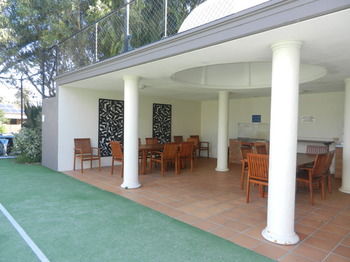 Beachside Resort - Kawana Waters - Northern Rivers Accommodation 44