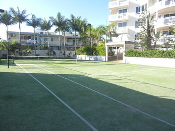 Beachside Resort - Kawana Waters - Northern Rivers Accommodation 54