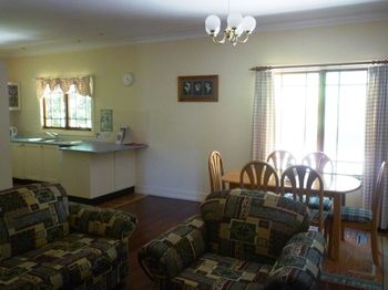 Whispering Pines Chalet & Cottages - Northern Rivers Accommodation 27