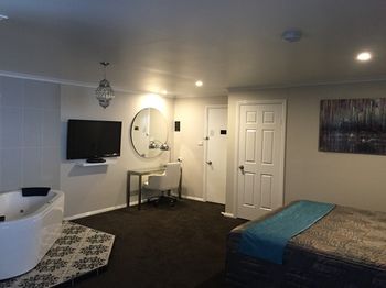 Cattleman's Country Motor Inn & Serviced Apartments - Northern Rivers Accommodation 0