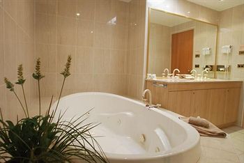 The Hermitage Motel - Northern Rivers Accommodation 4