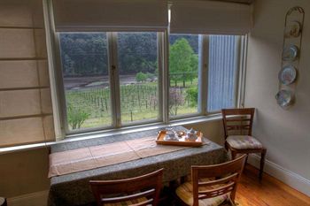 Tizzana Winery Bed & Breakfast - Northern Rivers Accommodation 4