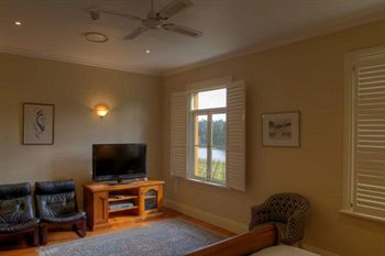 Tizzana Winery Bed & Breakfast - Northern Rivers Accommodation 5