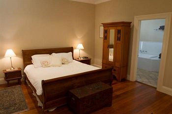 Tizzana Winery Bed & Breakfast - Northern Rivers Accommodation 11