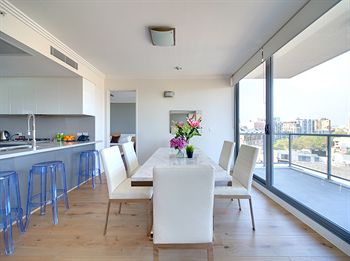 Zara Tower - Luxury Suites And Apartments - Northern Rivers Accommodation 3