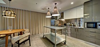 Zara Tower - Luxury Suites And Apartments - Northern Rivers Accommodation 32