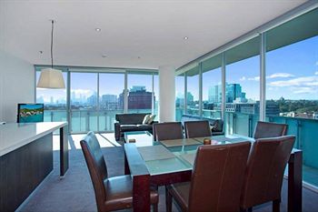 Astra Apartments - St Kilda Rd - Northern Rivers Accommodation 12