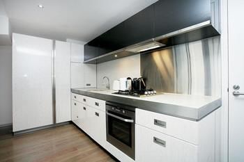 Astra Apartments - St Kilda Rd - Northern Rivers Accommodation 19