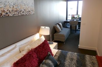 Aura On Flinders Serviced Apartments - Northern Rivers Accommodation 4