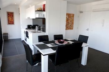 Aura On Flinders Serviced Apartments - Northern Rivers Accommodation 6