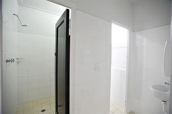 The Lakes Hotel - Northern Rivers Accommodation 0