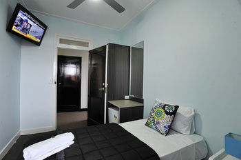 The Lakes Hotel - Northern Rivers Accommodation 11