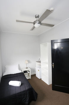 The Lakes Hotel - Northern Rivers Accommodation 12