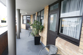 The Lakes Hotel - Northern Rivers Accommodation 15