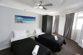 The Lakes Hotel - Northern Rivers Accommodation 20