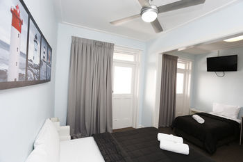 The Lakes Hotel - Northern Rivers Accommodation 27