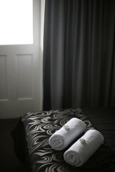 The Lakes Hotel - Northern Rivers Accommodation 28