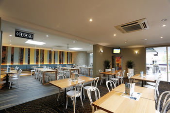 The Lakes Hotel - Northern Rivers Accommodation 33