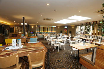 The Lakes Hotel - Northern Rivers Accommodation 34