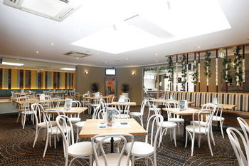 The Lakes Hotel - Northern Rivers Accommodation 36