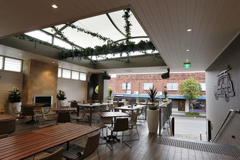 The Lakes Hotel - Northern Rivers Accommodation 37