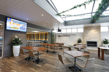 The Lakes Hotel - Northern Rivers Accommodation 39