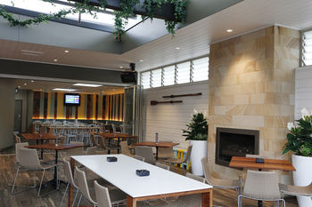 The Lakes Hotel - Northern Rivers Accommodation 40