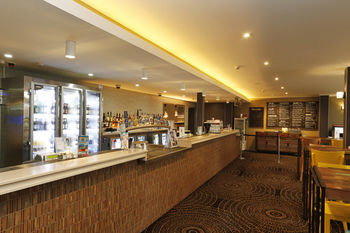 The Lakes Hotel - Northern Rivers Accommodation 49