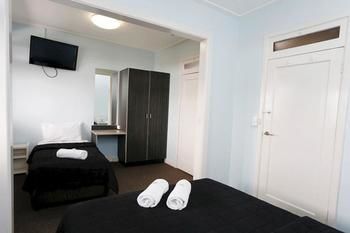 The Lakes Hotel - Northern Rivers Accommodation 57