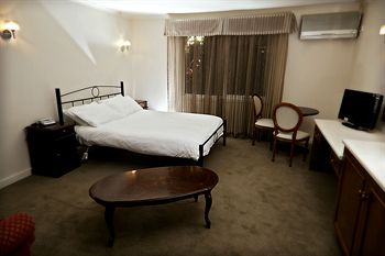 Elizabethan Lodge - Northern Rivers Accommodation 7
