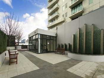 Alpha Apartments Melbourne - Northern Rivers Accommodation 4