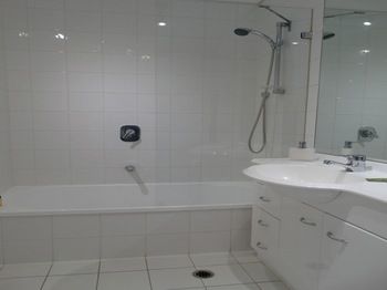 Alpha Apartments Melbourne - Northern Rivers Accommodation 6