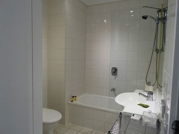 Alpha Apartments Melbourne - Northern Rivers Accommodation 23