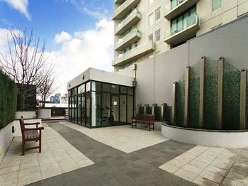 Alpha Apartments Melbourne - Northern Rivers Accommodation 40