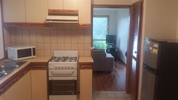 Australian Home Away @ East Doncaster Andersons Creek 1 - Northern Rivers Accommodation 11